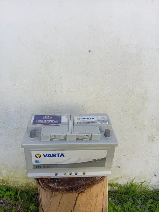 Batería Varta F18 12V 85Ah 800A