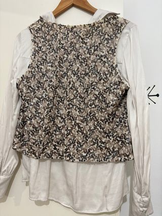 Blusa Mango Beige Volantes y chaleco bohemio