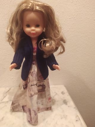 LOTE:nancy antigua + un conjunto ropa a elegir 99.