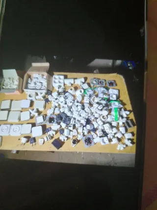 Enchufes y llaves de luz