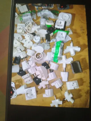 Enchufes y llaves de luz