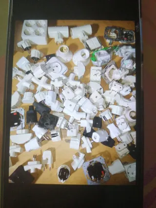 Enchufes y llaves de luz