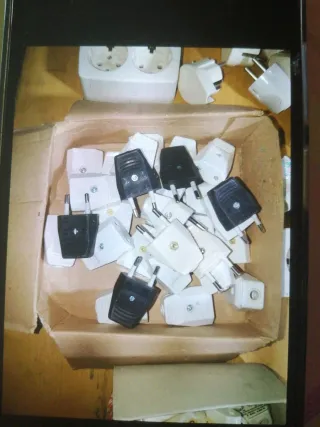 Enchufes y llaves de luz