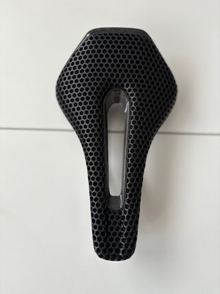 Sillín Bici Negro Diseño Panal 3D 145 mm