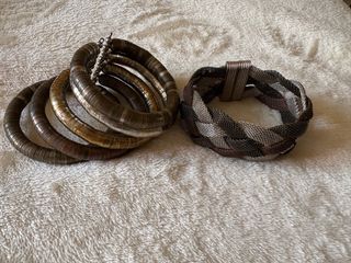 Lote 2 pulseras doradas y plateadas