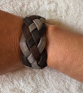 Lote 2 pulseras doradas y plateadas