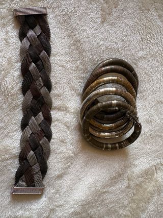 Lote 2 pulseras doradas y plateadas