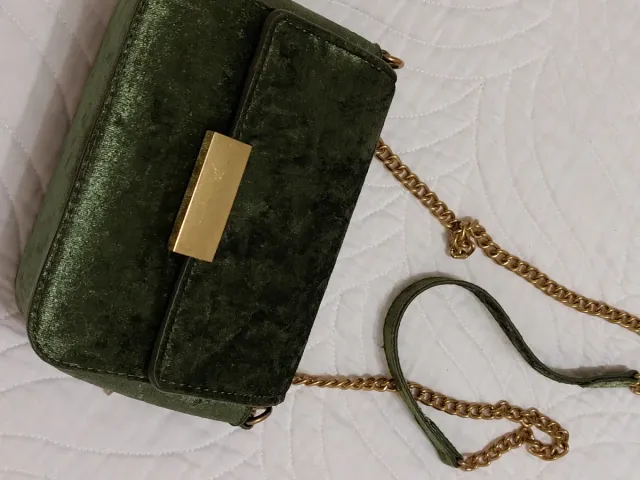 Bolso de fiesta verde Mango con cadena dorada