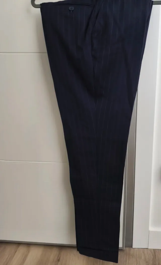 Traje de raya azul para hombre