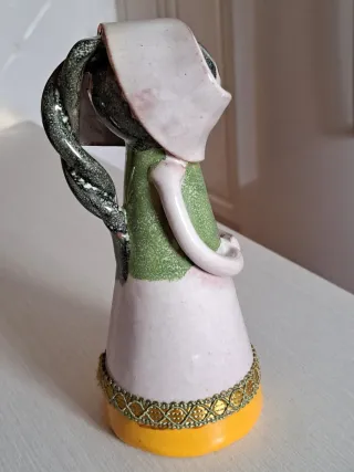 Figura cerámica vintage mujer