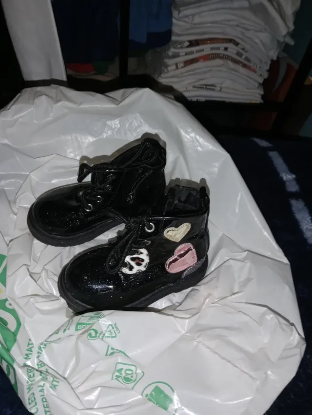 Botas negras charol niña 2-4 años