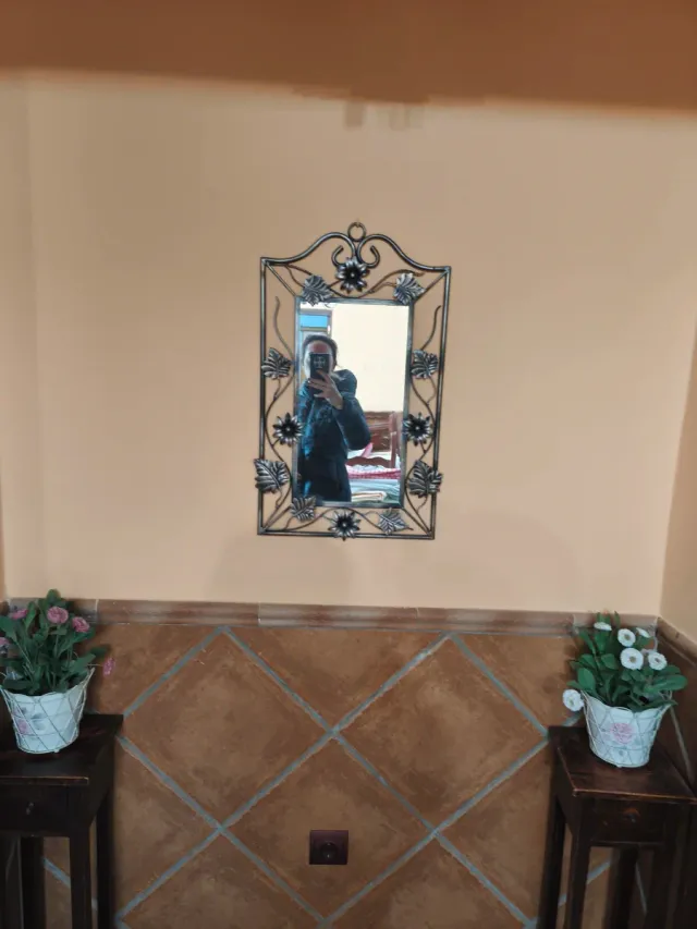 Mesa y 4 sillas de ratán