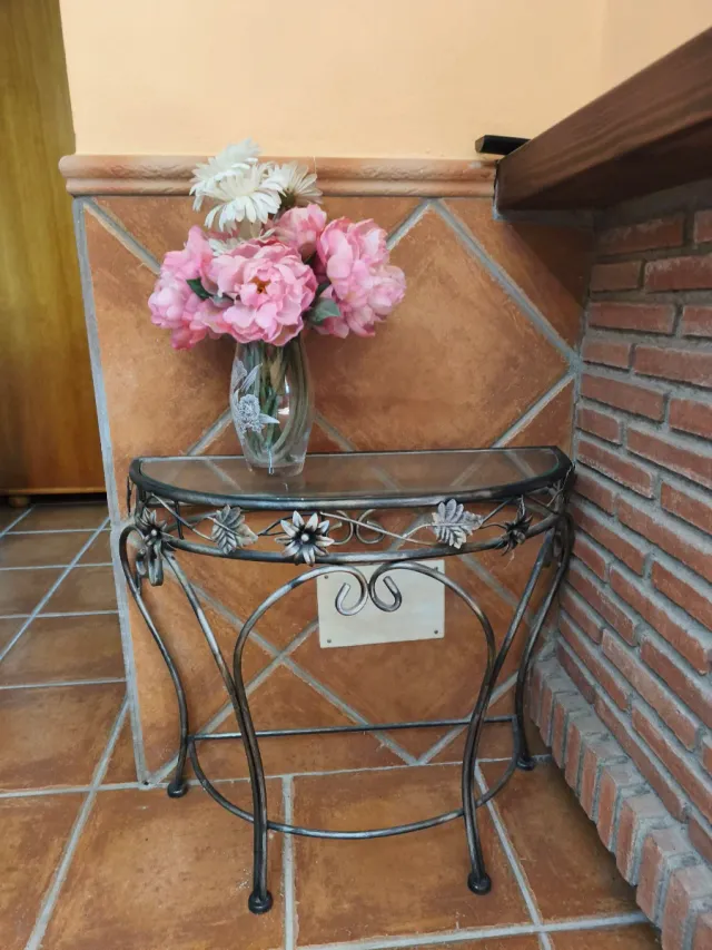 Mesa y 4 sillas de ratán