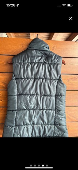 Chaleco plumífero verde