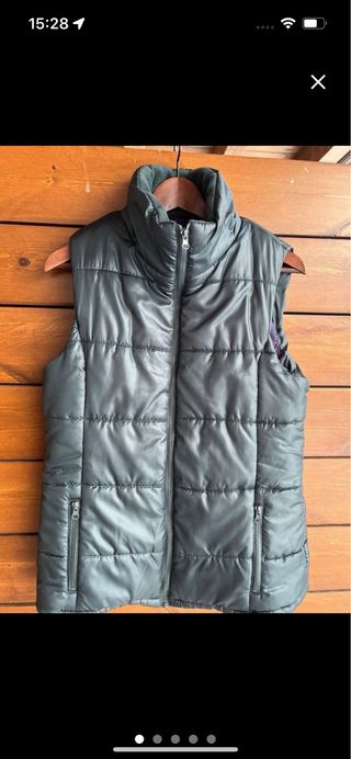 Chaleco plumífero verde