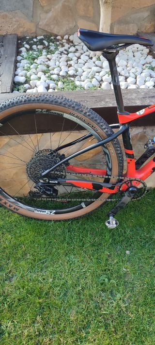 BICICLETA GIANT MTB/BTT  FULL CARBON TALLA S