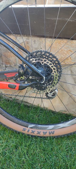 BICICLETA GIANT MTB/BTT  FULL CARBON TALLA S