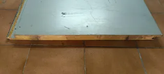 Dos Paneles sándwich aislante