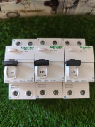 3x Interruptor Diferencial Schneider 40A