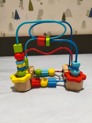 Laberinto de Cuentas de Madera