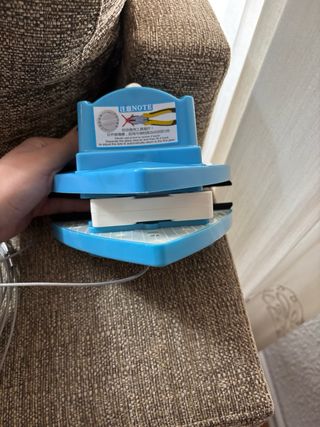Limpiacristales magnético para ventanas