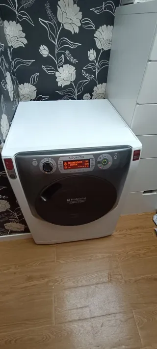 Lavadora-Secadora Hotpoint Ariston con fallo F1