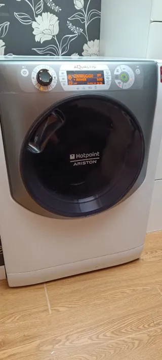 Lavadora-Secadora Hotpoint Ariston con fallo F1