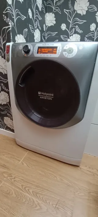 Lavadora-Secadora Hotpoint Ariston con fallo F1