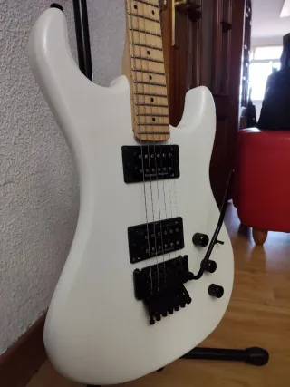 Guitarra Eléctrica Kramer Blanca