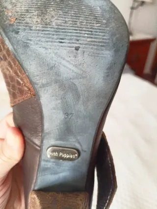 Zapatos de tacón marrones