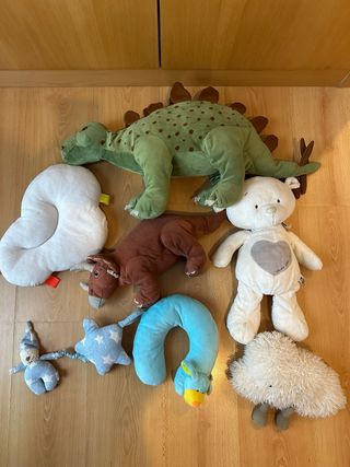 Lote peluches: Dinos, oso, estrella musical