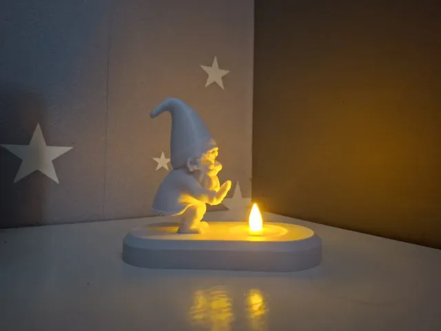 Gnomo con vela LED, figura decorativa