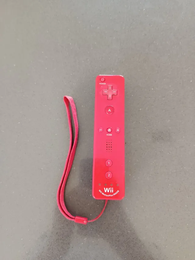 Nintendo Wii Mini Negra y Roja