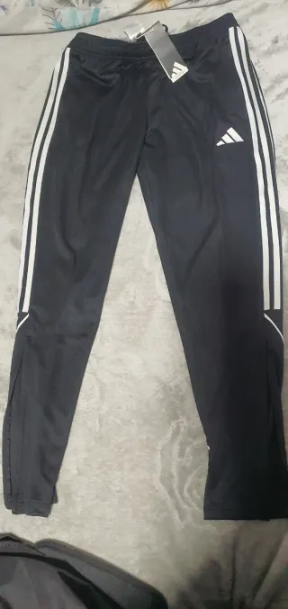 Pantalón chándal Adidas negro Talla M NUEVO