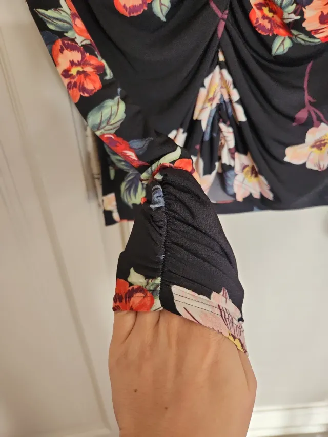 Camiseta flores ajustada Talla S