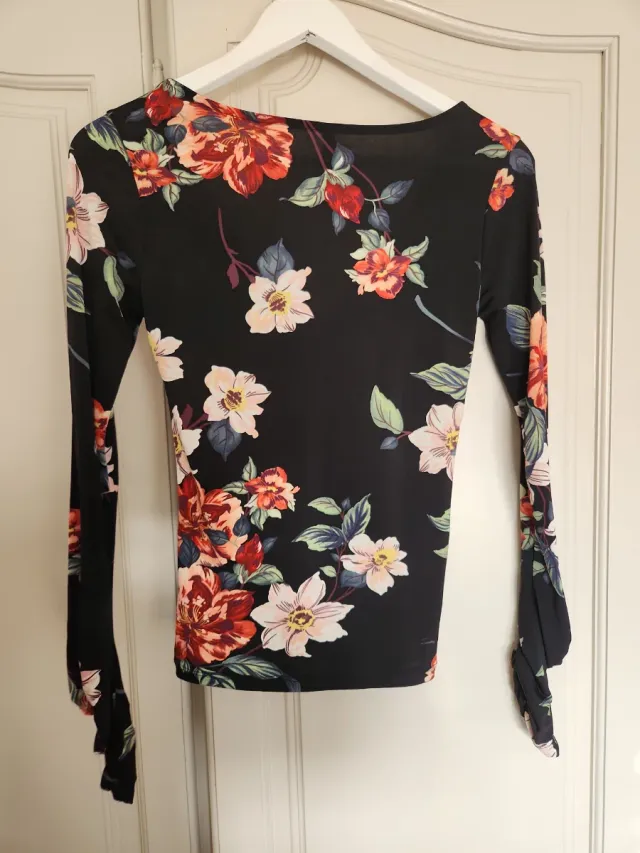 Camiseta flores ajustada Talla S