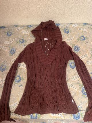 Jersey con capucha marrón tejido