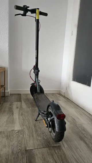 Patinete Eléctrico Xiaomi Scooter 4 + Cargador