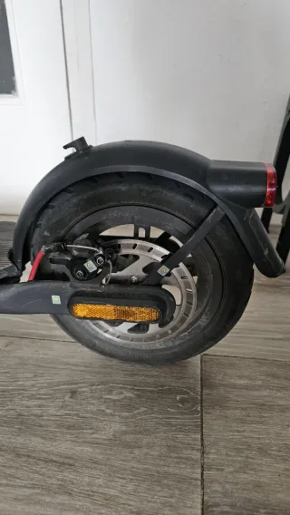 Patinete Eléctrico Xiaomi Scooter 4 + Cargador