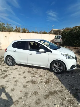 Peugeot 208 2015