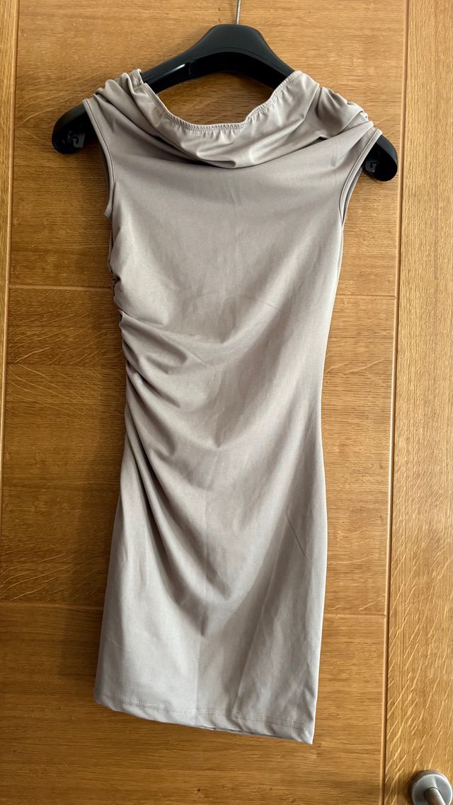 Vestido corto drapeado