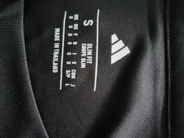 Camiseta Fulham 2025-26 IWOBI Adidas Negra Dorada