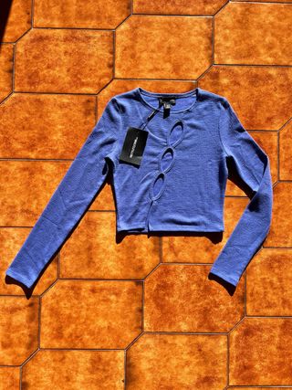 Top Blu Maniche Lunghe Cut-Out PrettyLittleThing