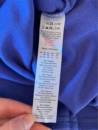 Top Blu Maniche Lunghe Cut-Out PrettyLittleThing