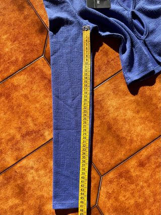 Top Blu Maniche Lunghe Cut-Out PrettyLittleThing