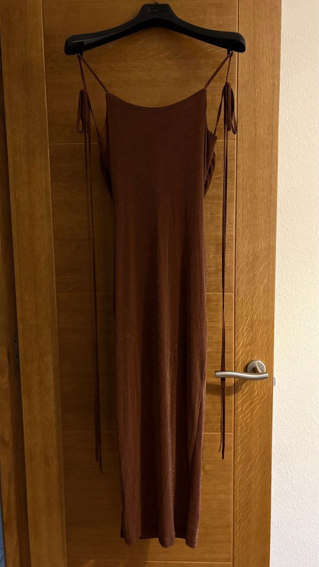 Vestido largo marrón brillante