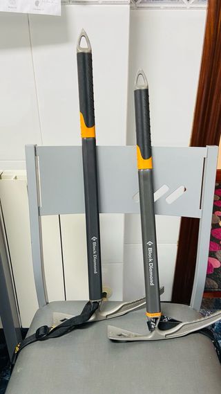 Piolet Black Diamond Clásico 80€ la unidad.