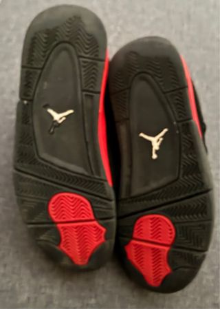 Jordan 4 Retro Thunder Usado