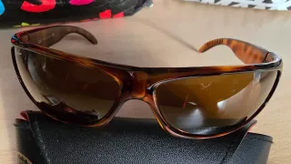 Gafas de sol Ray-Ban RB4046 sin usar