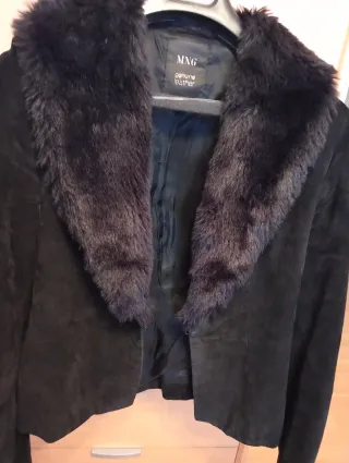 Chaqueta ante negra con cuello pelo